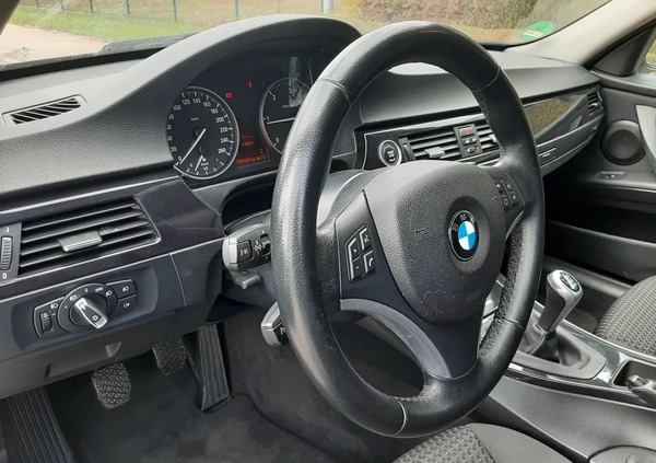 BMW Seria 3 cena 22900 przebieg: 298000, rok produkcji 2011 z Lwówek małe 436